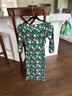 Diane Von Furstenberg Green and White Geometric Long Sleeve Sheath Dress